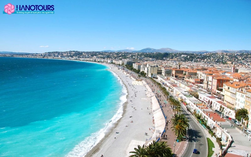 Thành phố Nice của Pháp còn được gọi bằng cái tên rất đẹp là Niça (tiếng Occitan) hoặc Nice la Belle (Nissa La Bella ở Niçard)