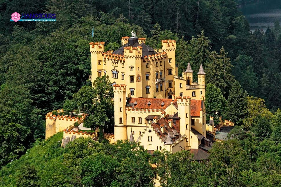 Lâu đài Neuschwanstein mang nhiều điều thú vị giúp lâu đài trở nên đặc biệt