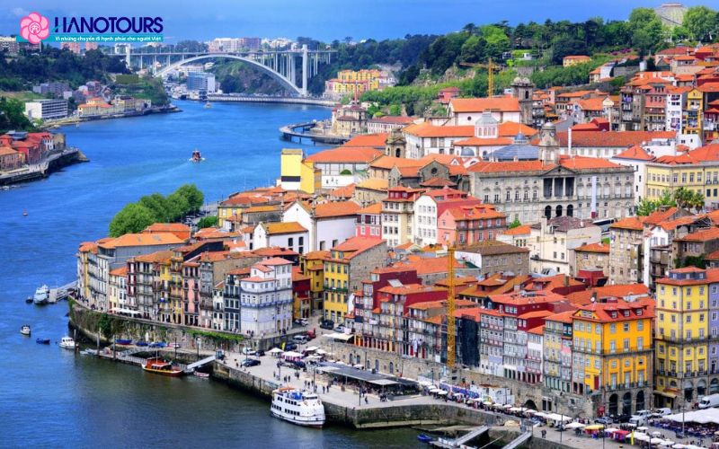 Thành phố Porto luôn nhộn nhịp và sôi động 