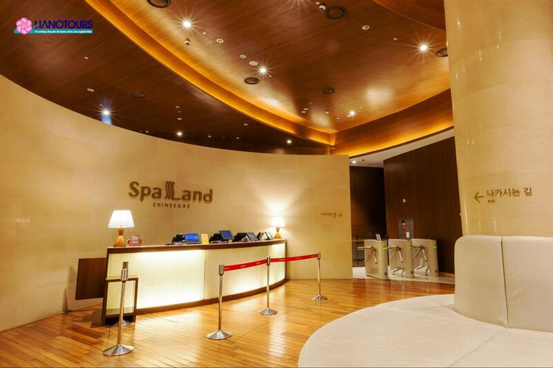 Spa Land nằm tại trung tâm mua sắm trên phố Centum, Busan