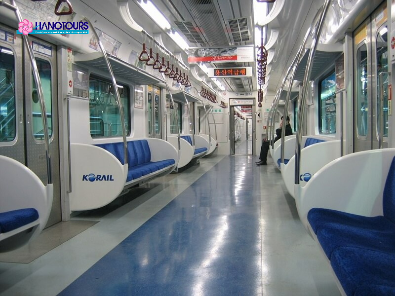 Phương tiện di chuyển đến chợ Gwangjang thuận tiện nhất là tàu điện ngầm