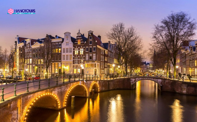 Thành phố Utrecht mang vẻ đẹp với nét đặc trưng kiến trúc thời trung cổ