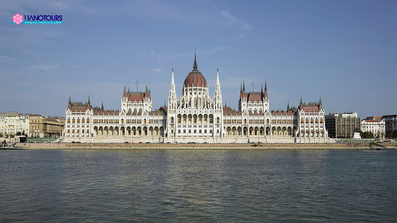 Tòa nhà nghị viện Hungary có kiến trúc tuyệt đẹp
