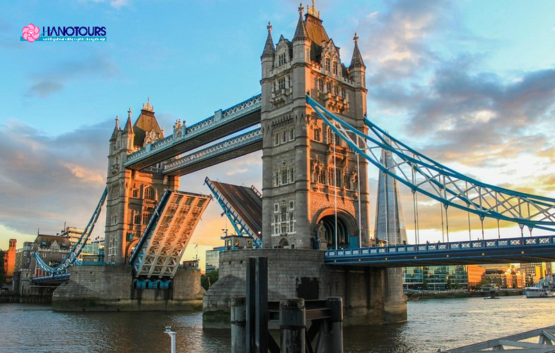 Cầu tháp London nổi bật với kiến trúc độc đáo và khung cảnh tuyệt đẹp