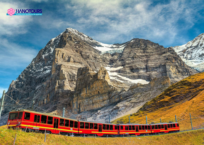 Bernese Oberland là một vùng cao nguyên nổi tiếng với cảnh quan hùng vĩ