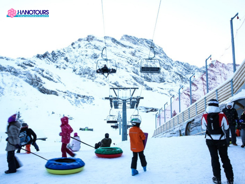 Trượt tuyết ở núi Titlis