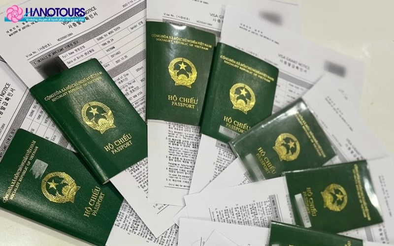 Bộ hồ sơ xin cấp visa Hàn Quốc ngoài ảnh, còn cần thêm nhiều giấy tờ khác