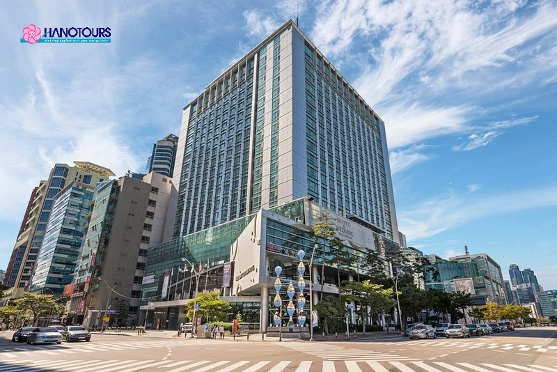 Phố điện ảnh Haeundae nằm bên bờ biển, trước khu dân cư Marine City