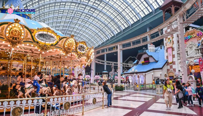 Bạn nên mua vé tham quan Lotte World Hàn Quốc trước qua mạng