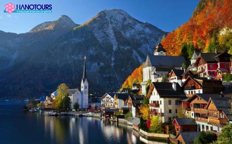 Khung cảnh thơ mộng của ngôi làng nhỏ bên hồ Hallstatt