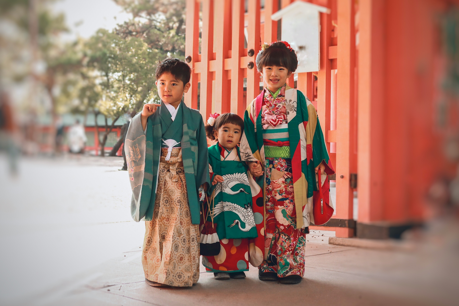 Các bé mặc bộ kimono truyền thống để cầu nguyện sức khỏe và hạnh phúc