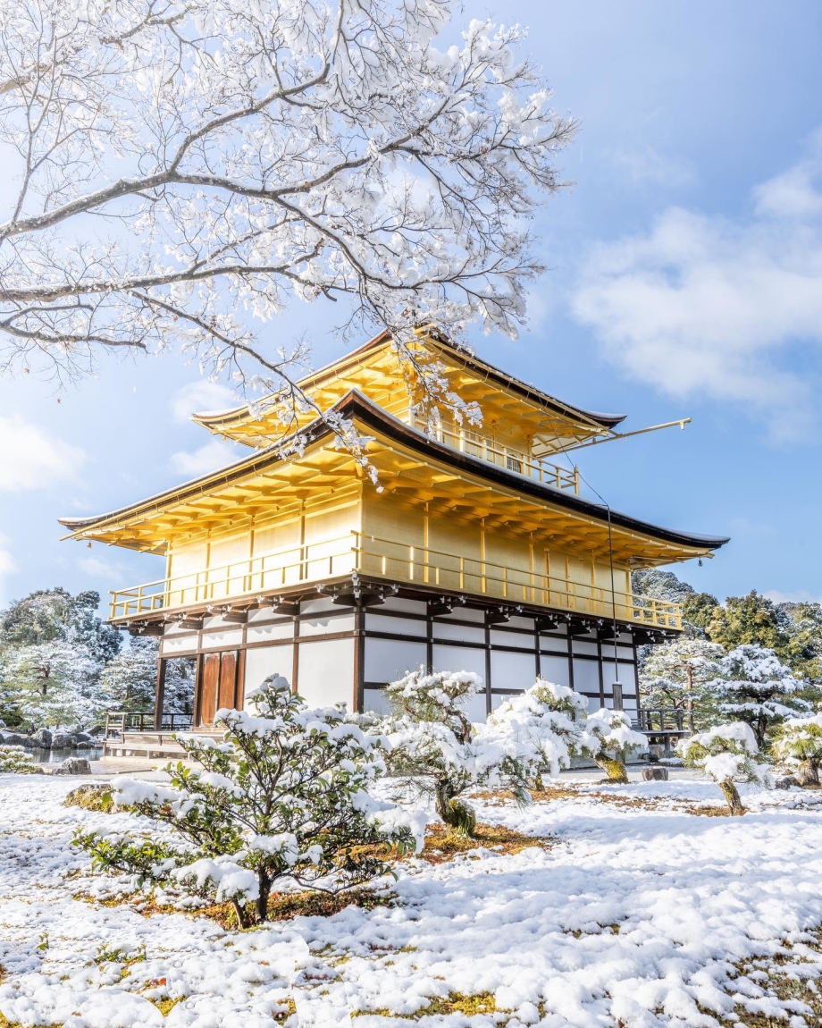 Ghé thăm Kinkaku-ji (Chùa Vàng) để cầu may mắn cho bản thân và gia đình