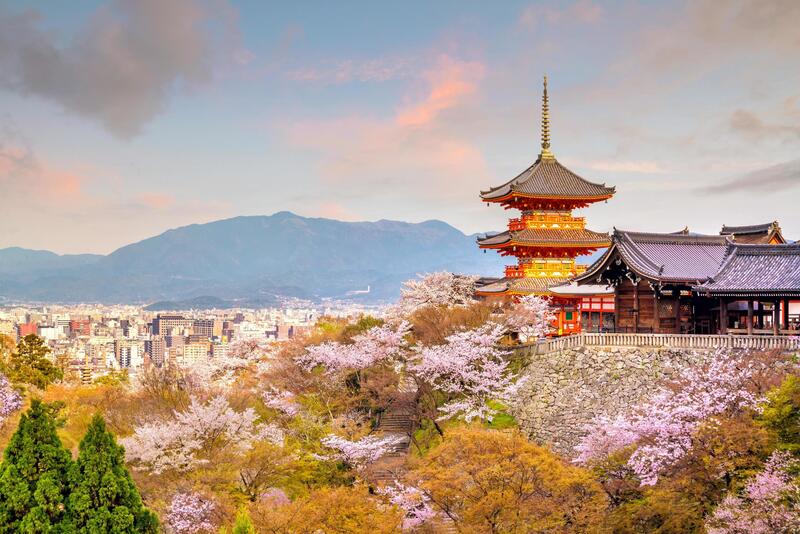 Chiêm ngưỡng vẻ đẹp kiến trúc chùa Kiyomizu-dera vào mùa xuân