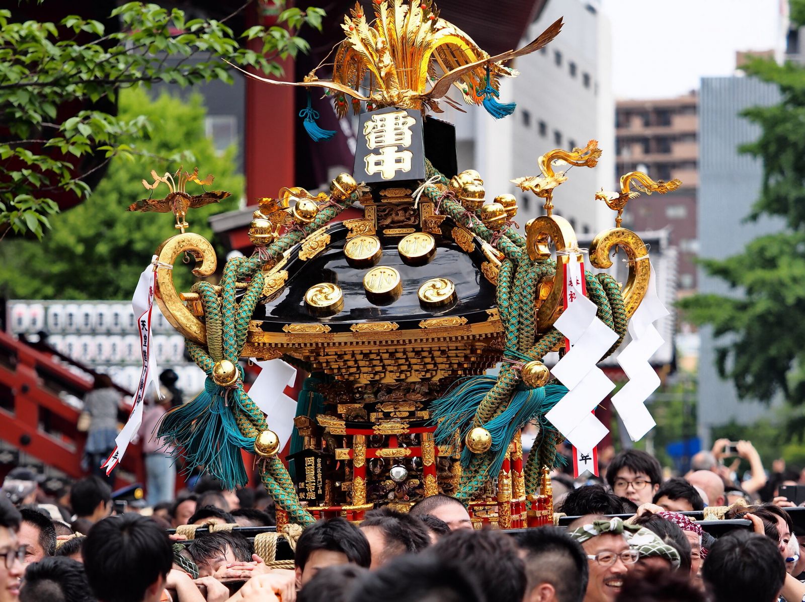 Vui chơi ở lễ hội Sanja Matsuri