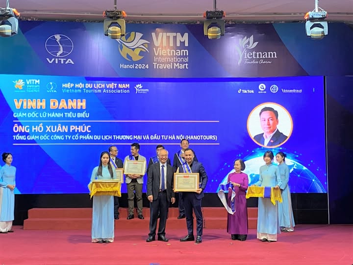 Tổng Giám đốc Hồ Xuân Phúc được vinh danh Giám đốc lữ hành tiêu biểu