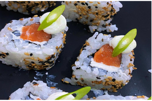 Loại “Sushi ngược” Uramaki (sưu tầm)