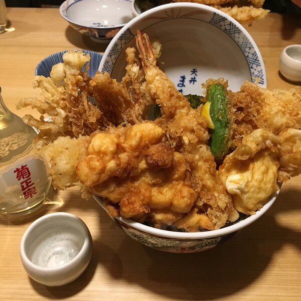Món Tendon được trang trí vô cùng bắt mắt của Tendon Makino Kyoto Teramachi