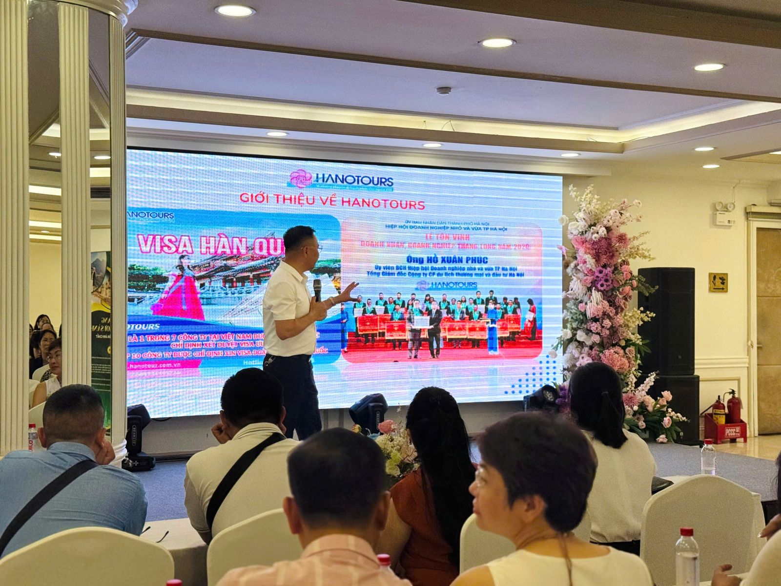 Ông Hồ Xuân Phúc - Tổng Giám đốc Hanotours chia sẻ thông tin về các tuyến điểm châu Âu 