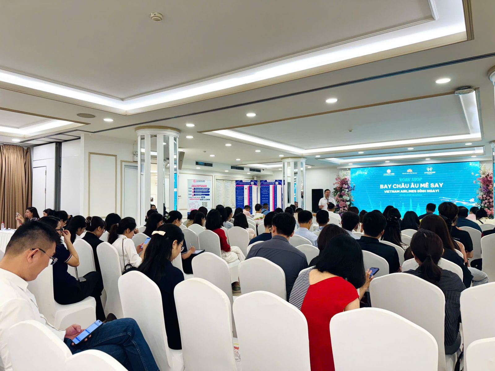 Workshop thu hút được đông đảo đại diện các đơn vị lữ hành tham gia