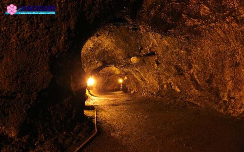 Khám phá động Lava Tube