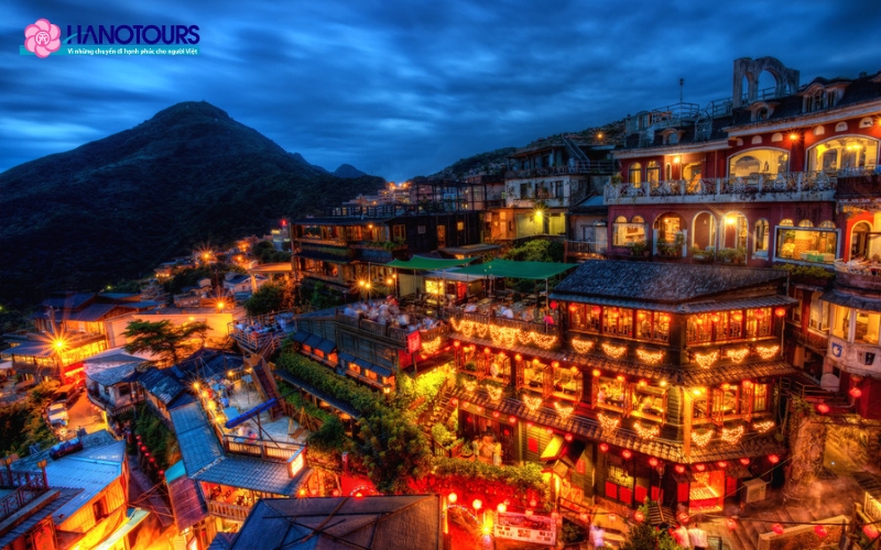 Làng cổ Jiufen về đêm