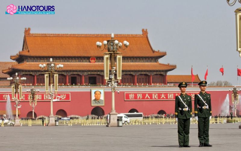 Quảng Trường Thiên An Môn là quảng trường công cộng lớn nhất thế giới