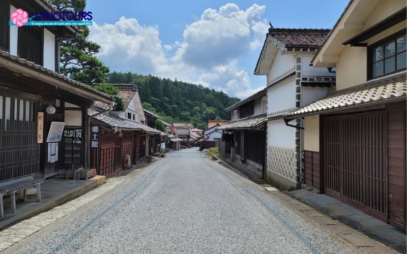 Làng Fukiya Furusato là điểm đến lý tưởng cho những ai yêu thích lịch sử, văn hóa và muốn trải nghiệm một Nhật Bản khác biệt.