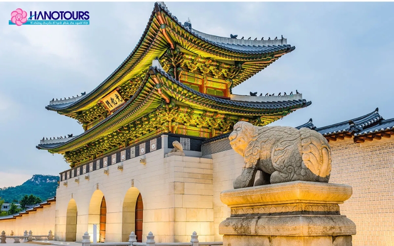 Mỗi góc cạnh của Gyeongbokgung đều tỏa lên vẻ đẹp lịch sử và văn hóa đặc trưng của Hàn Quốc