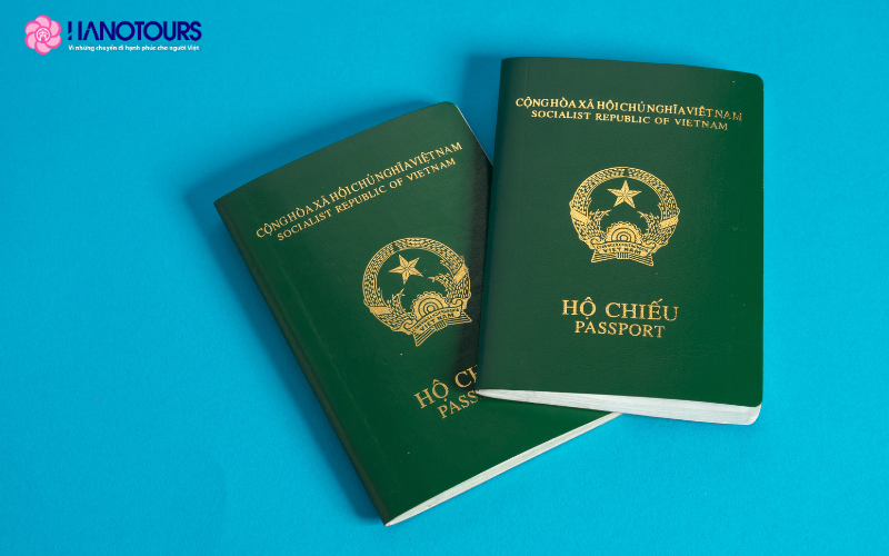 Hộ chiếu là một trong những giấy tờ không thể thiếu khi xin visa Trung Quốc