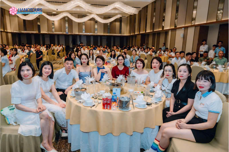 Không gian Gala Dinner thường được trang trí lộng lẫy