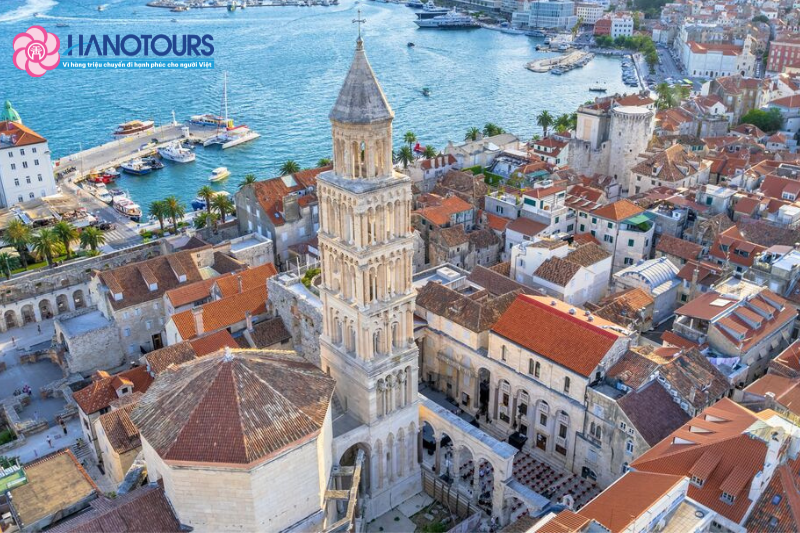 Split - Thành phố lớn thứ 2, cũng là điểm đến du lịch không thể bỏ lỡ khi tới Croatia