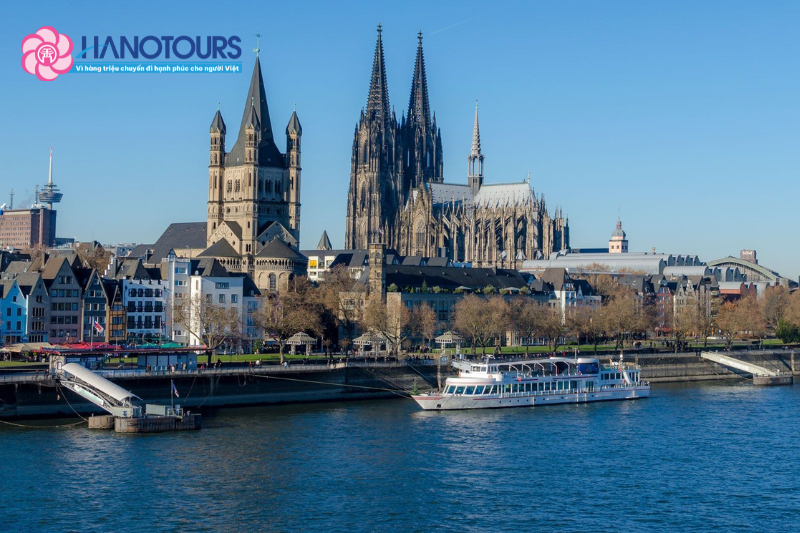 Cologne là thành phố cổ kính bên sông Rhine