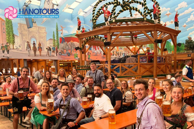 Bia Đức luôn hấp dẫn các tín đồ ẩm thực đặc biệt vào dịp Lễ hội Oktoberfest: