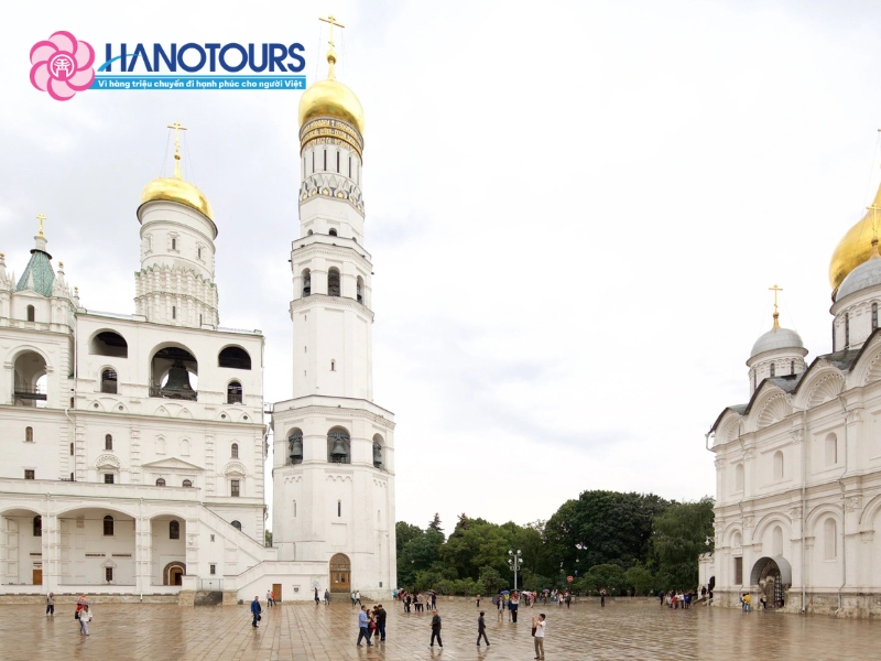 Tháp chuông Ivan the Great và vai trò của không gian biểu tượng