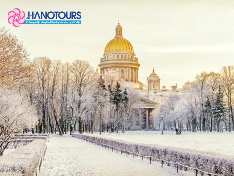 Mùa đông giúp quảng trường nước Nga hiện lên đầy chất biểu tượng