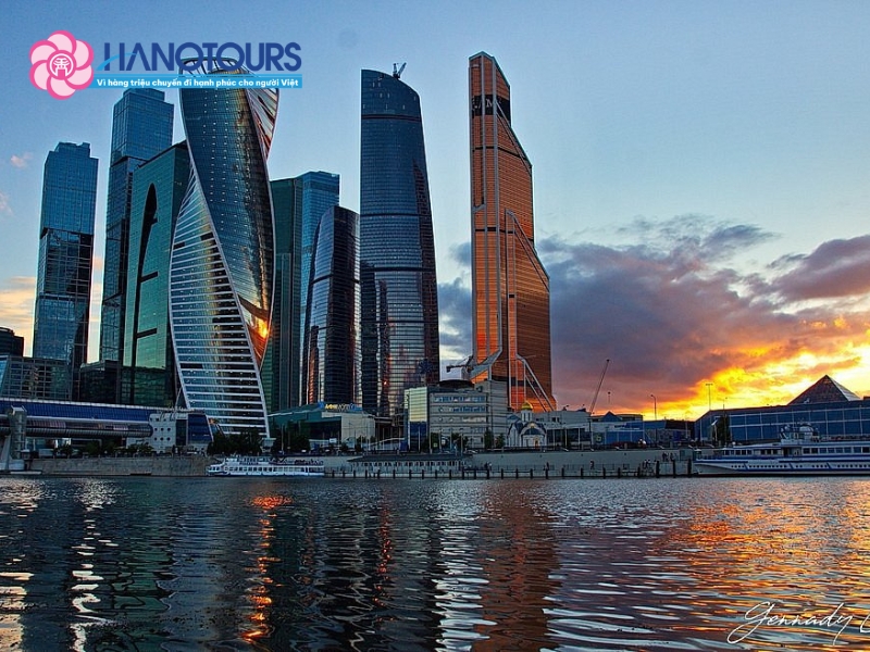 So sánh tàu cao tốc, máy bay và tàu đêm từ Moscow đến Saint Petersburg