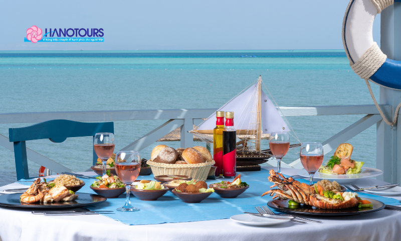 Biển đỏ rực rỡ