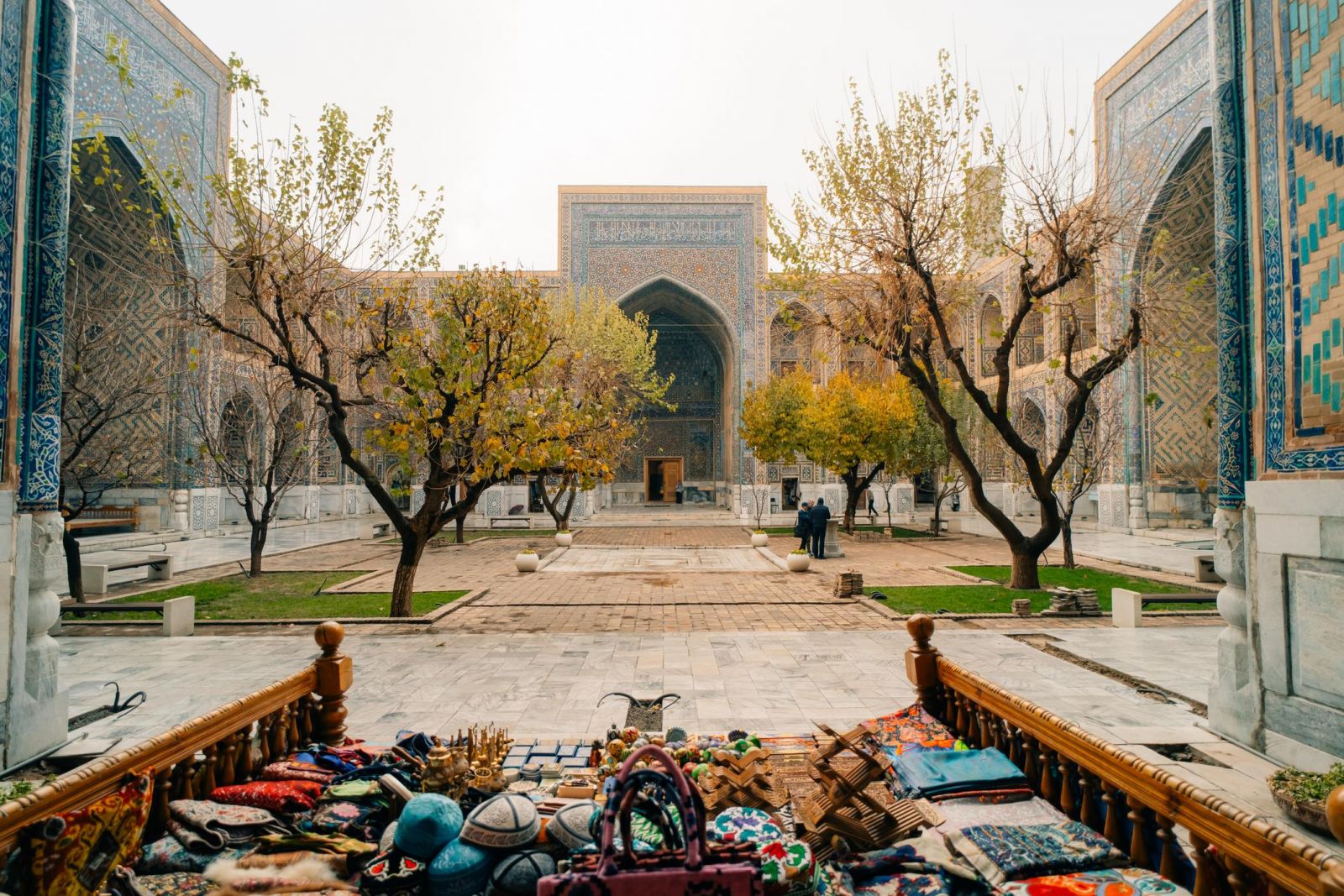 Mùa thu Uzbekistan dịu dàng giữa nắng vàng và những miền di sản cổ