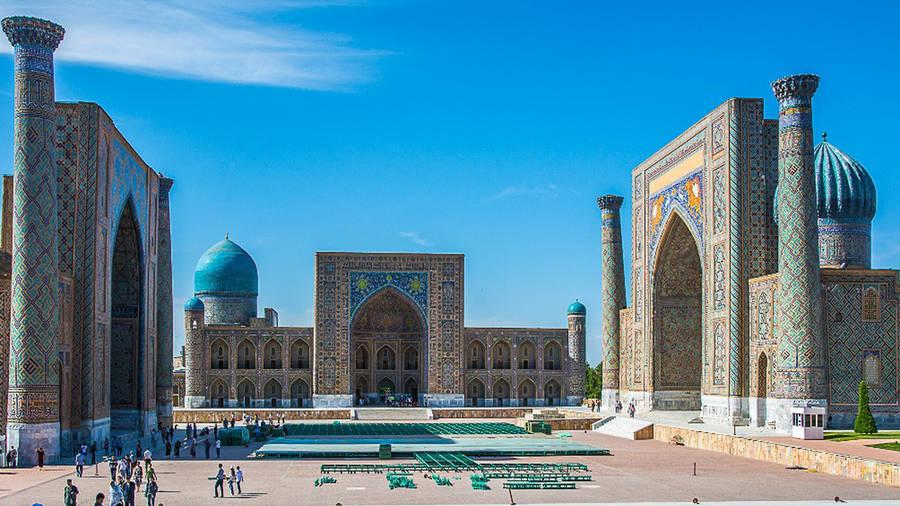 Registan rực sắc lam giữa trái tim Samarkand