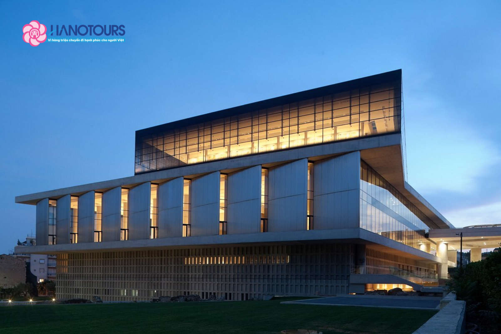Bảo tàng Acropolis trưng bày hàng nghìn hiện vật lịch sử của Hy Lạp qua nhiều thời kỳ