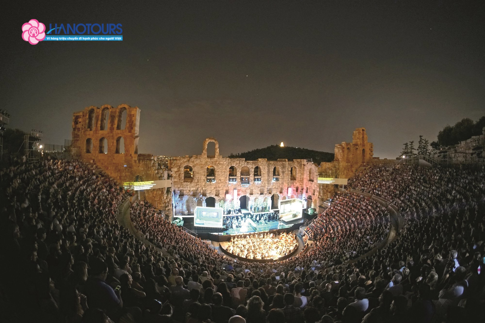 Nhà hát Herodes Atticus và Nhà hát Epidaurus là nơi diễn ra chuỗi sự kiện âm nhạc và kịch cổ điển