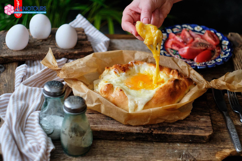 Món Khachapuri Adjaruli độc đáo của Batumi