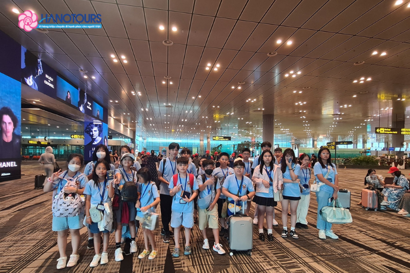 Học sinh tham gia study tour