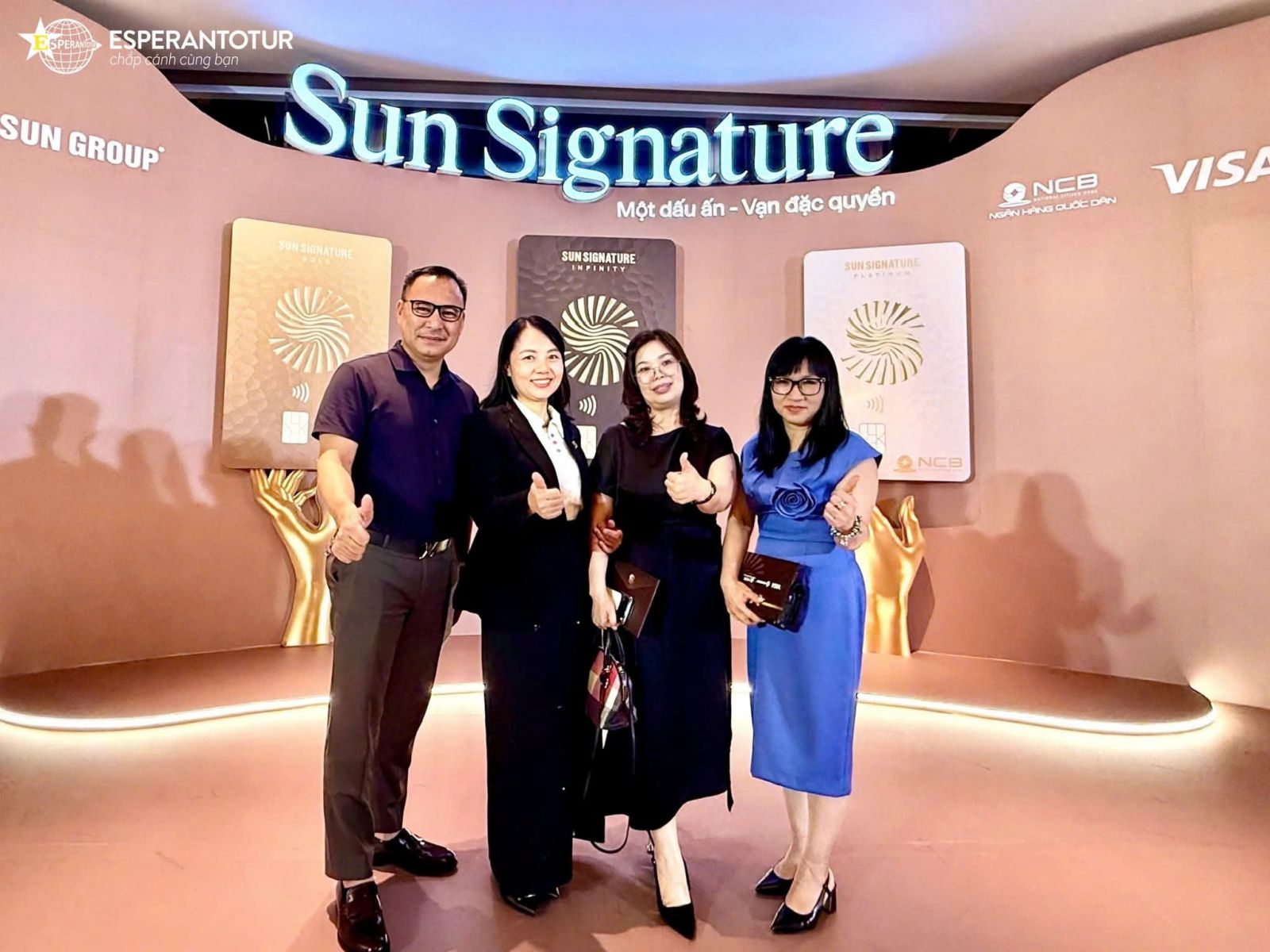 TGĐ Hanotours Hồ Xuân Phúc cùng một số đối tác tham dự sự kiện ra mắt Sun Signature 