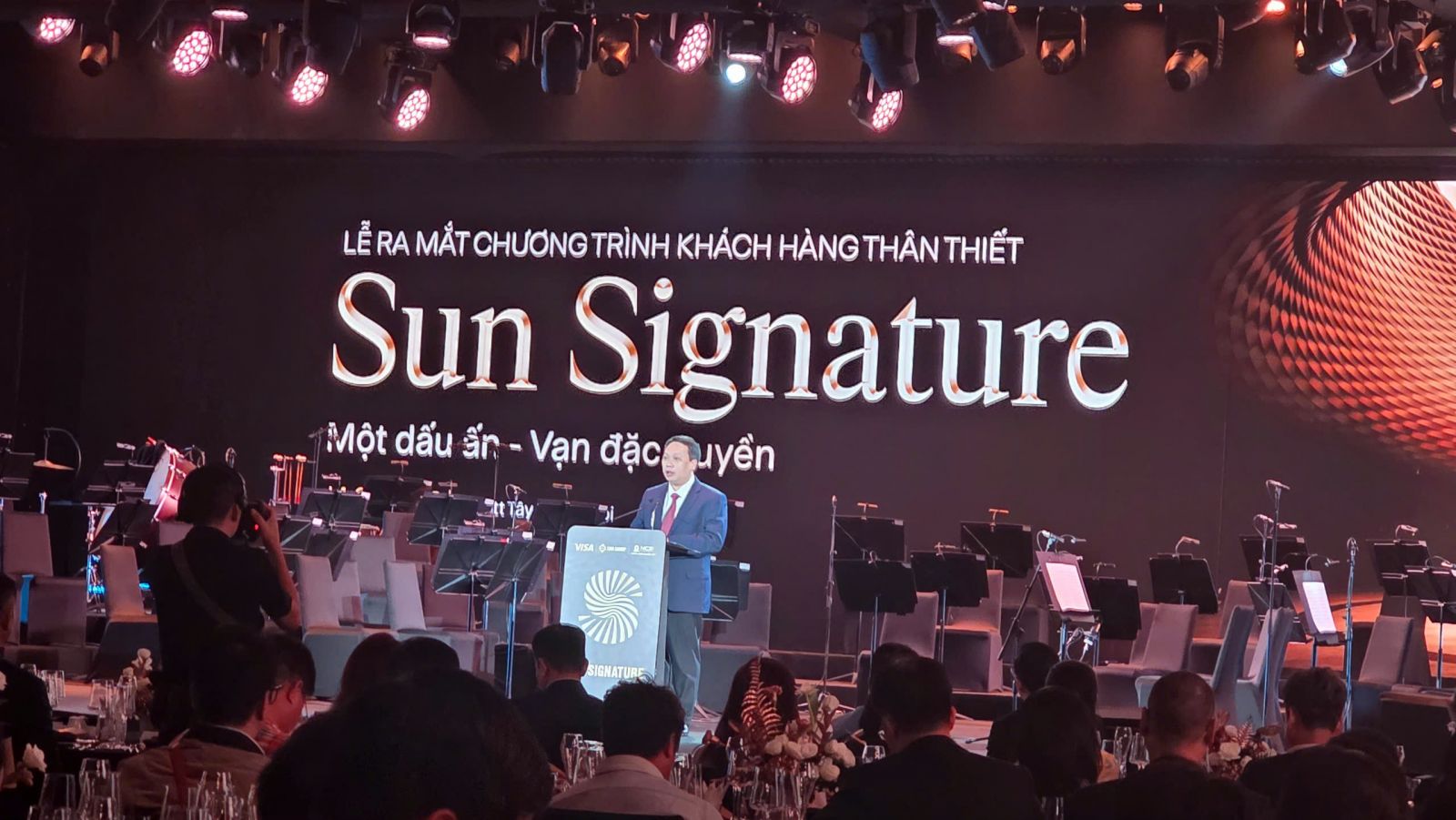 Đại diện Sun Group giới thiệu về Sun Signature 
