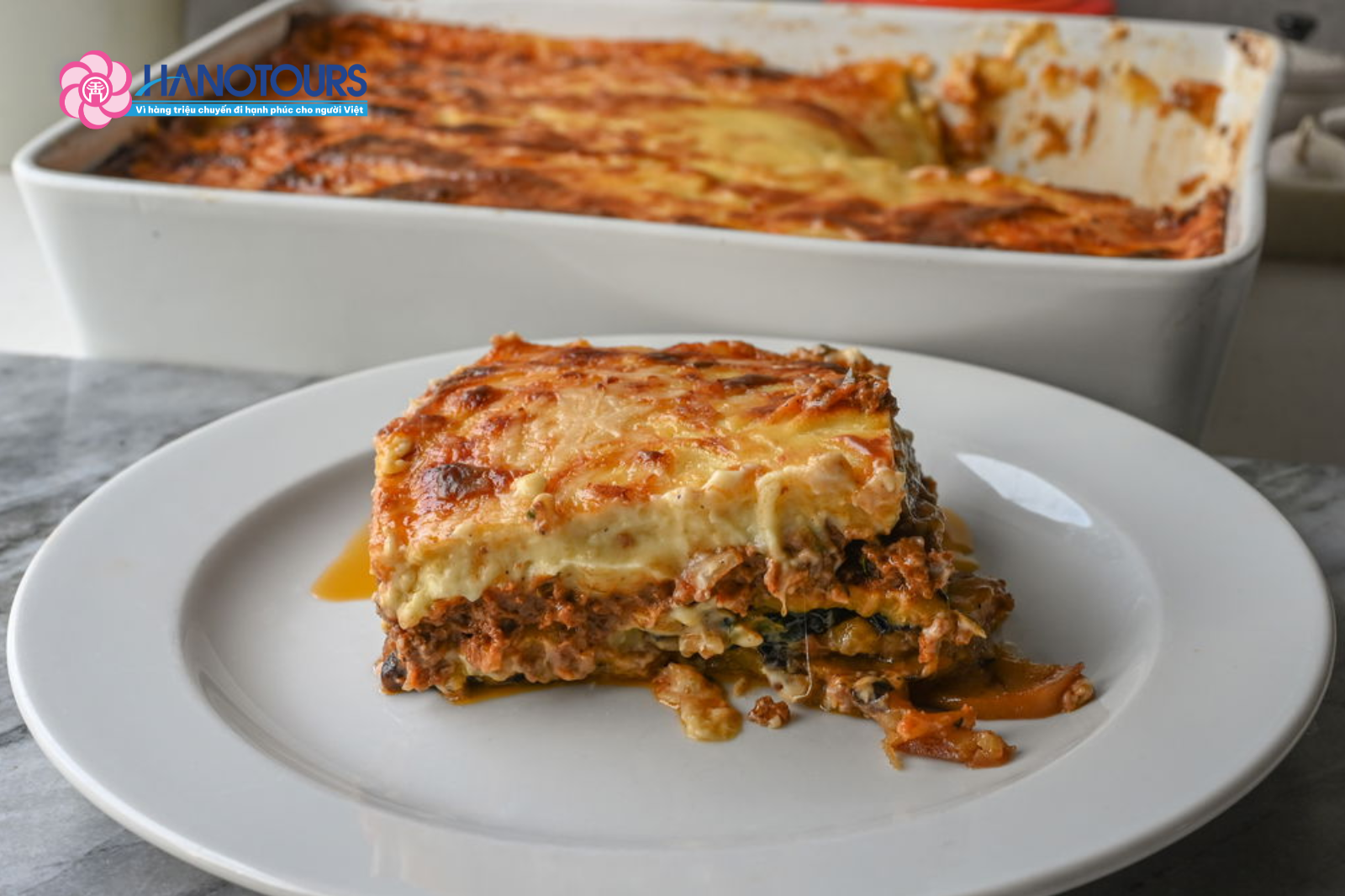 Moussaka - Món cà tím nướng phô mai truyền thống đầy hấp dẫn của Hy Lạp