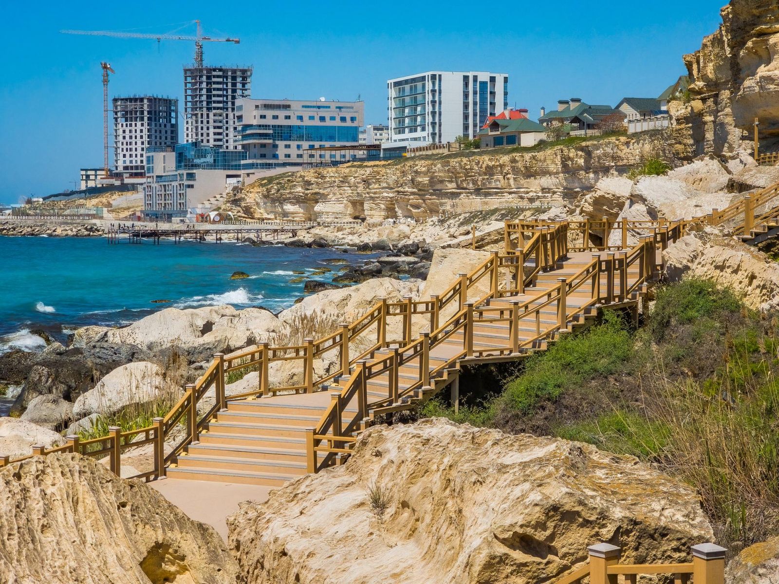 Aktau nơi biển Caspi gặp miền đất hoang sơ của Kazakhstan