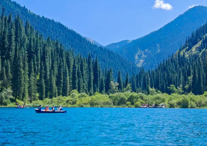 Kolsai như viên ngọc xanh giữa núi rừng Kazakhstan