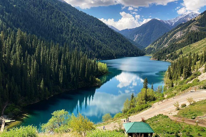 Kolsai như viên ngọc xanh ẩn mình giữa núi rừng Kazakhstan