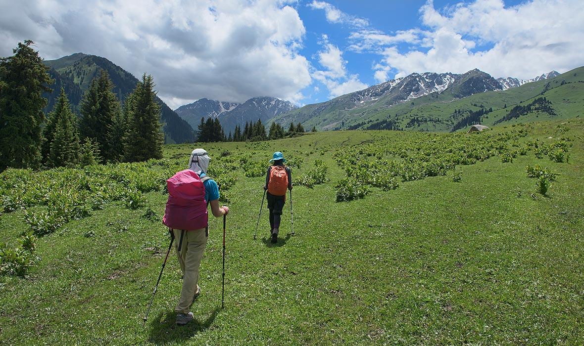 Khám phá Jyrgalan để bước vào miền thung lũng xanh yên bình giữa những dãy núi hùng vĩ của Kyrgyzstan
